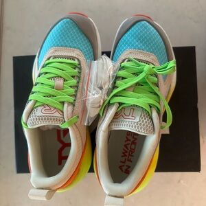 TYR CXT-Flow Trainer' Women’s 9